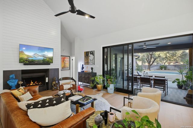 29606 No Le Hace, Fair Oaks Ranch, TX 78015