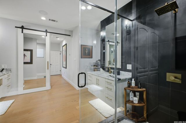 29606 No Le Hace, Fair Oaks Ranch, TX 78015