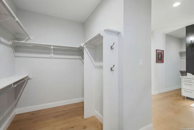 29606 No Le Hace, Fair Oaks Ranch, TX 78015