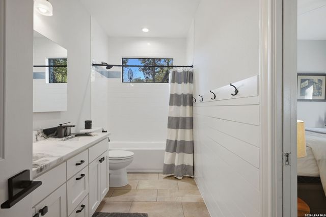 29606 No Le Hace, Fair Oaks Ranch, TX 78015