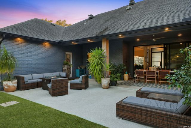 29606 No Le Hace, Fair Oaks Ranch, TX 78015