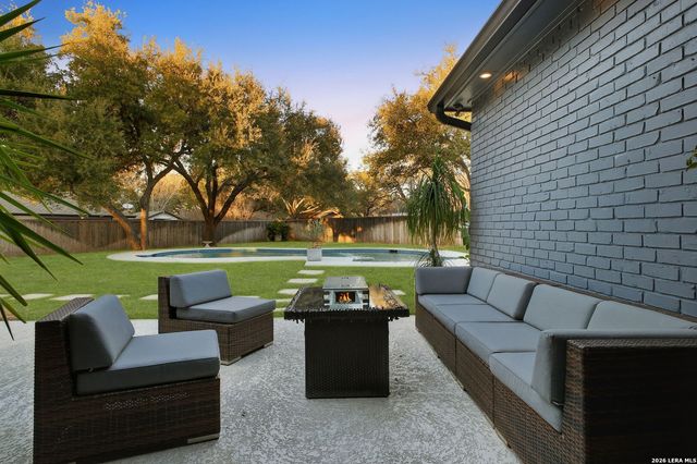 29606 No Le Hace, Fair Oaks Ranch, TX 78015