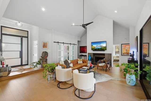 29606 No Le Hace, Fair Oaks Ranch, TX 78015