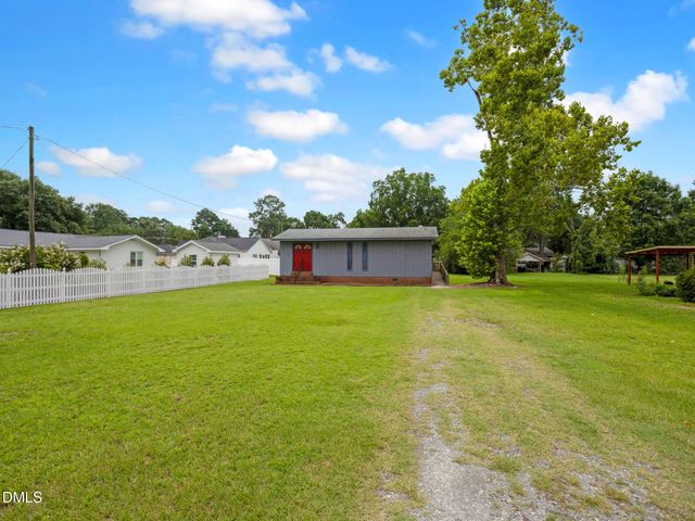 207 Price Street, Pine Level, NC 27576