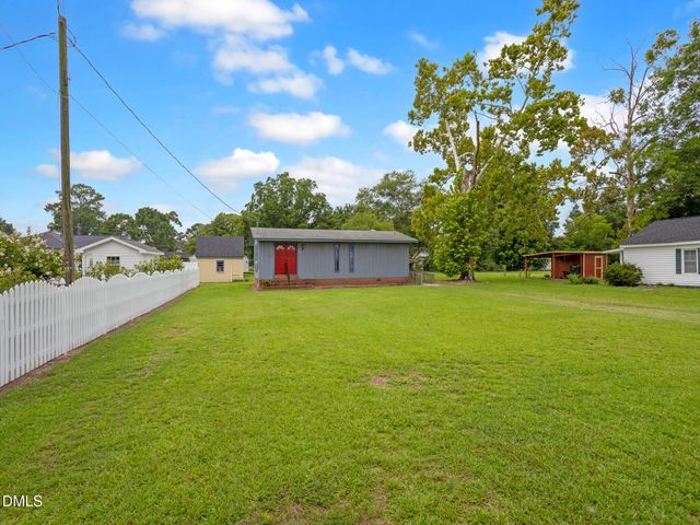 207 Price Street, Pine Level, NC 27576