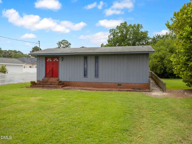 207 Price Street, Pine Level, NC 27576