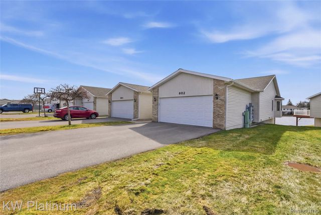 802 Crystal Lane, Marysville, MI 48040