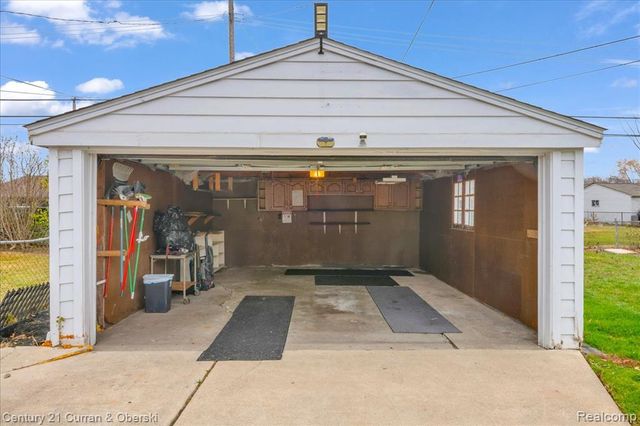 18616 Koester Street, Riverview, MI 48193