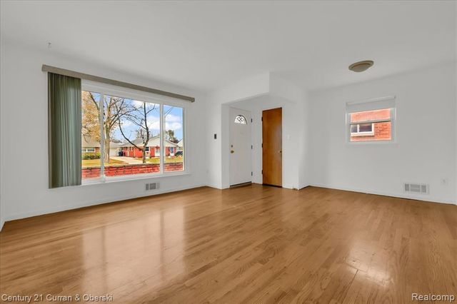 18616 Koester Street, Riverview, MI 48193