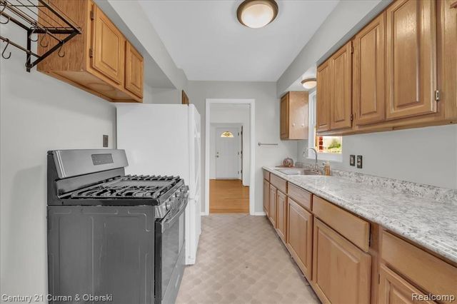 18616 Koester Street, Riverview, MI 48193