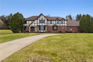 4700 Barnsleigh Drive, Bath, OH 44333