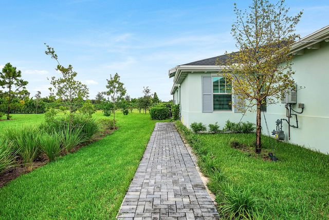 18973 WOOD STORK Way, Loxahatchee, FL 33470