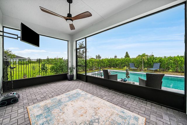 18973 WOOD STORK Way, Loxahatchee, FL 33470