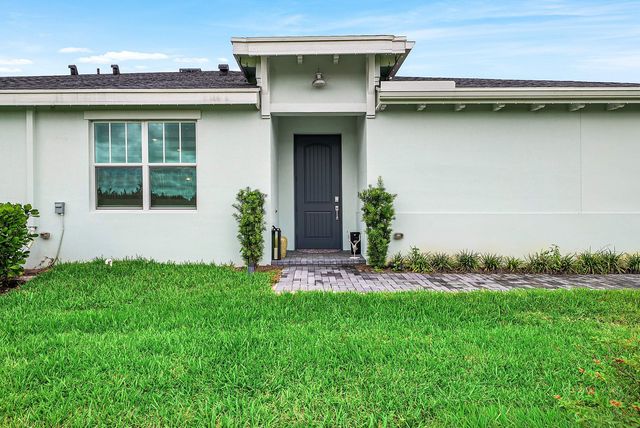 18973 WOOD STORK Way, Loxahatchee, FL 33470
