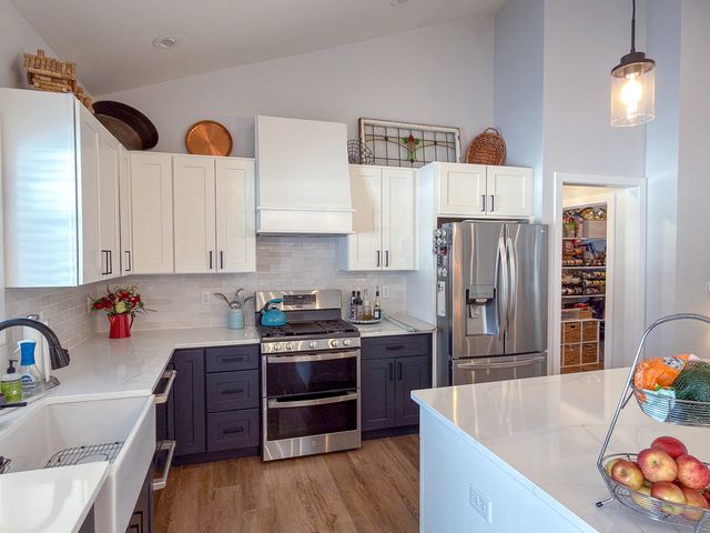 1717 S Stone Creek Boulevard, Urbana, IL 61802