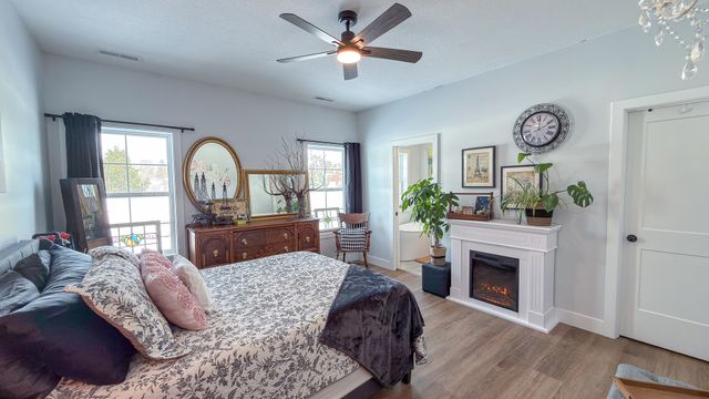 1717 S Stone Creek Boulevard, Urbana, IL 61802