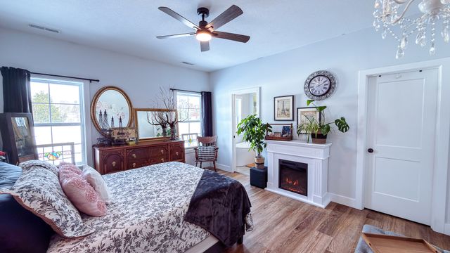 1717 S Stone Creek Boulevard, Urbana, IL 61802