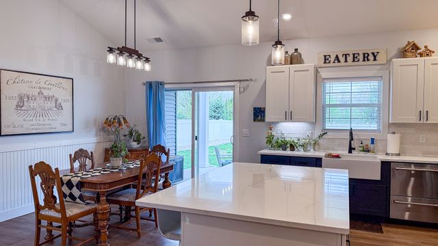 1717 S Stone Creek Boulevard, Urbana, IL 61802