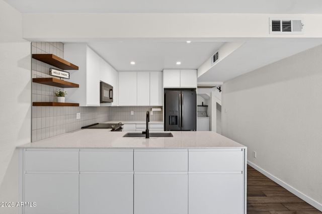 3416 N 44TH Street 62, Phoenix, AZ 85018