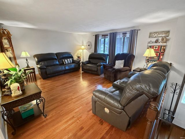 1732 W 5th Street, Jasper, IN 47546