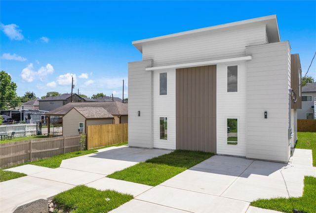 8205 Parnell Street A, Houston, TX 77051