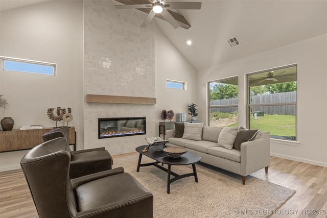 1331 N Beech Street, Broken Arrow, OK 74012