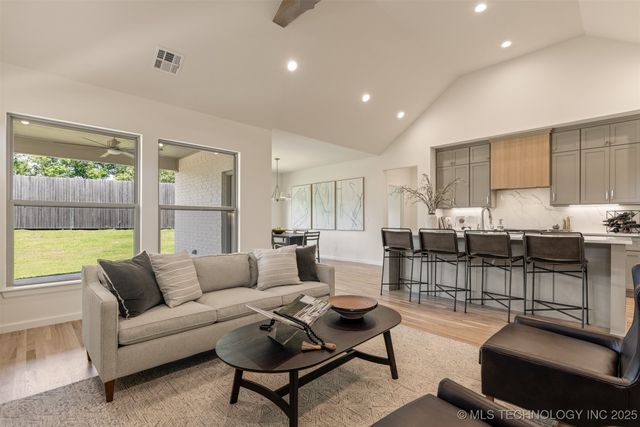 1331 N Beech Street, Broken Arrow, OK 74012