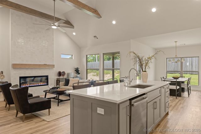 1331 N Beech Street, Broken Arrow, OK 74012