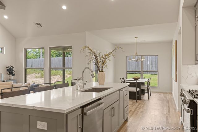 1331 N Beech Street, Broken Arrow, OK 74012