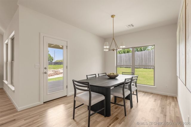 1331 N Beech Street, Broken Arrow, OK 74012