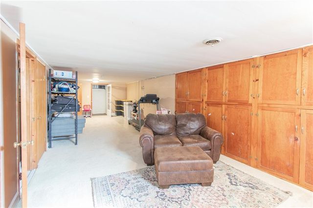 1202 S Main Street, Holden, MO 64040