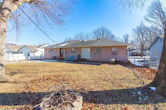 1202 S Main Street, Holden, MO 64040