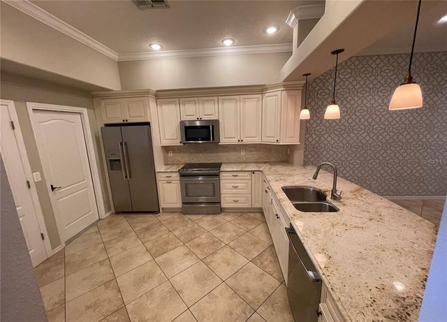 11219 CEDAR HOLLOW LANE, Tampa, FL 33618