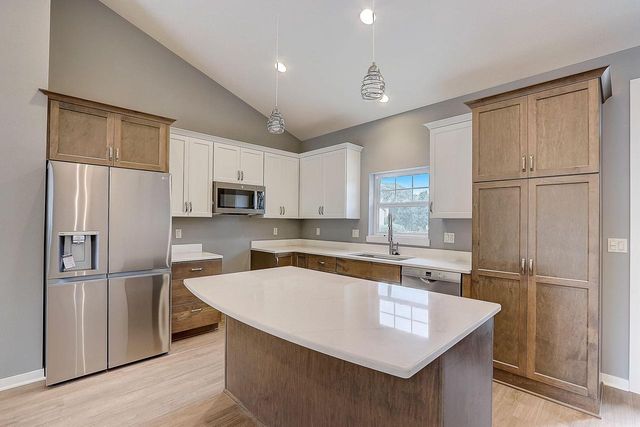 11980 W Edgerton AVENUE, Hales Corners, WI 53130
