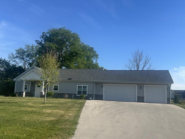 11980 W Edgerton AVENUE, Hales Corners, WI 53130
