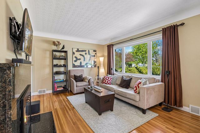 5801 Zenith Avenue S, Edina, MN 55410