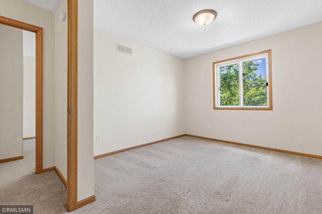 7795 Hemingway Avenue S, Cottage Grove, MN 55016