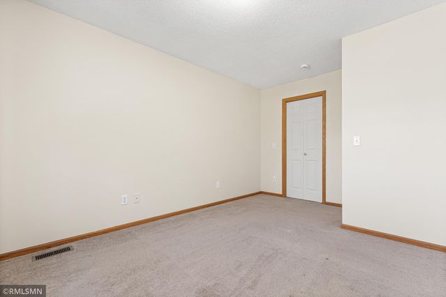 7795 Hemingway Avenue S, Cottage Grove, MN 55016