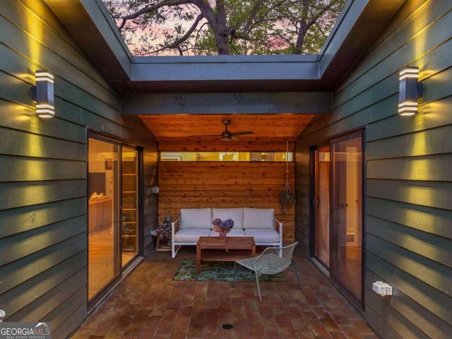 671 Clover Street SW, Atlanta, GA 30310