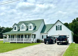 145 Skyline Drive, Dandridge, TN 37725