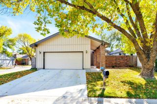 7700 E 13th St N #92, Wichita, KS 67206