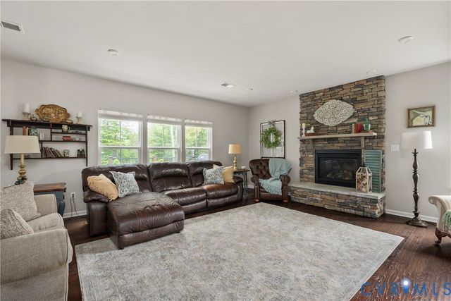 11612 Rolling Leaf Ln, Glen Allen, VA 23059