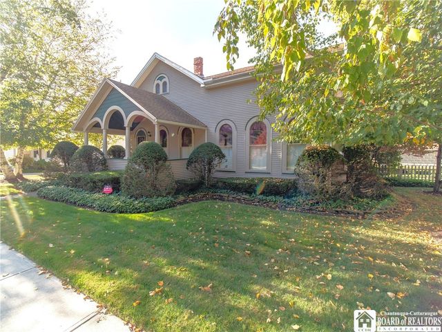 31 Liberty Street, Pomfret, NY 14063