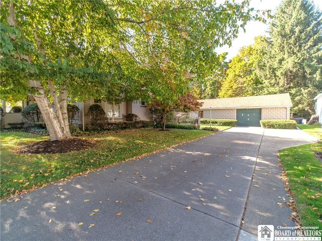 31 Liberty Street, Pomfret, NY 14063