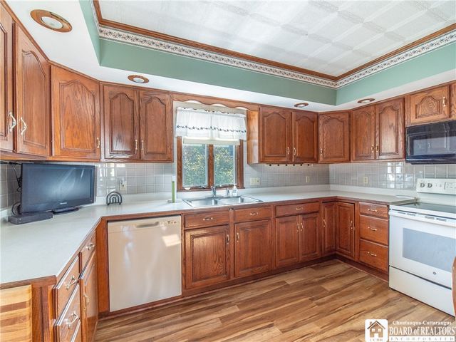 31 Liberty Street, Pomfret, NY 14063