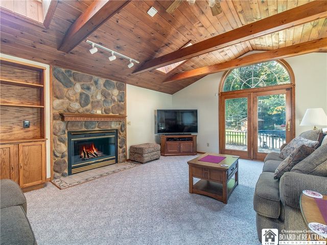 31 Liberty Street, Pomfret, NY 14063