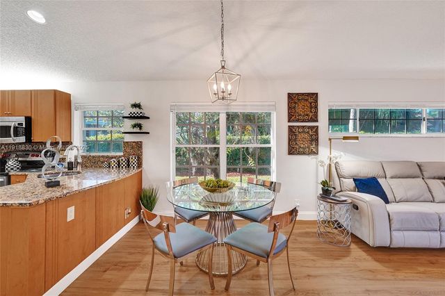 2019 Cove Ln, Weston, FL 33326