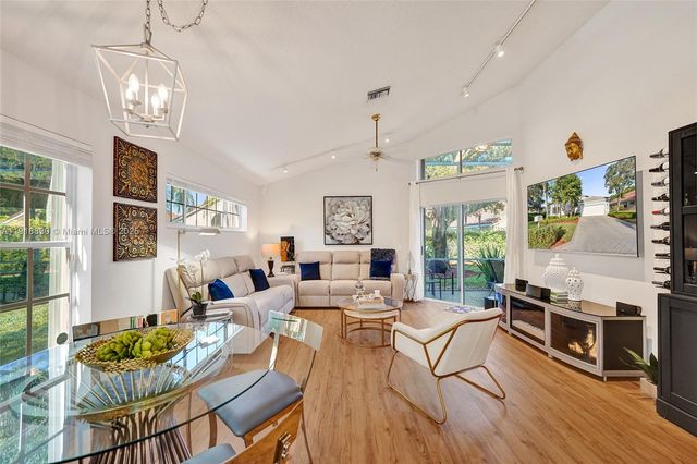 2019 Cove Ln, Weston, FL 33326