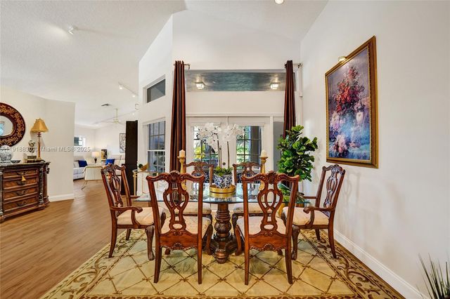 2019 Cove Ln, Weston, FL 33326