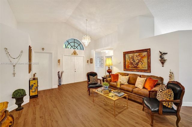 2019 Cove Ln, Weston, FL 33326